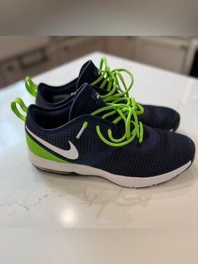 Men’s Seattle Seahawks Nike Navy & Neon Green Athletic Sneakers Size 10 Like New